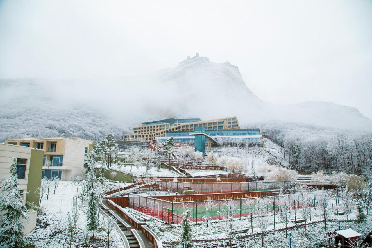 Qalaalti & Hotel 5*